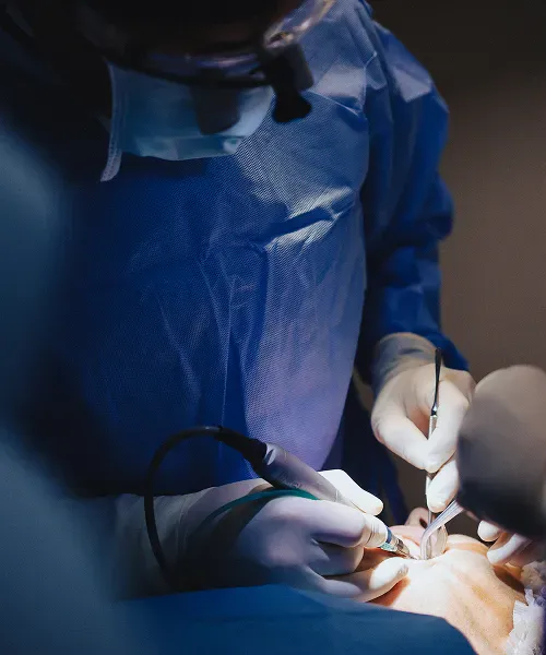 Opération dentaire chirurgie à Caen