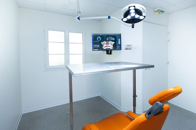 Salle de chirurgie dentaire à Caen